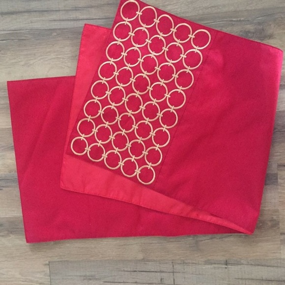 Holiday Table Runner beautiful red and gold - Picture 4 of 5